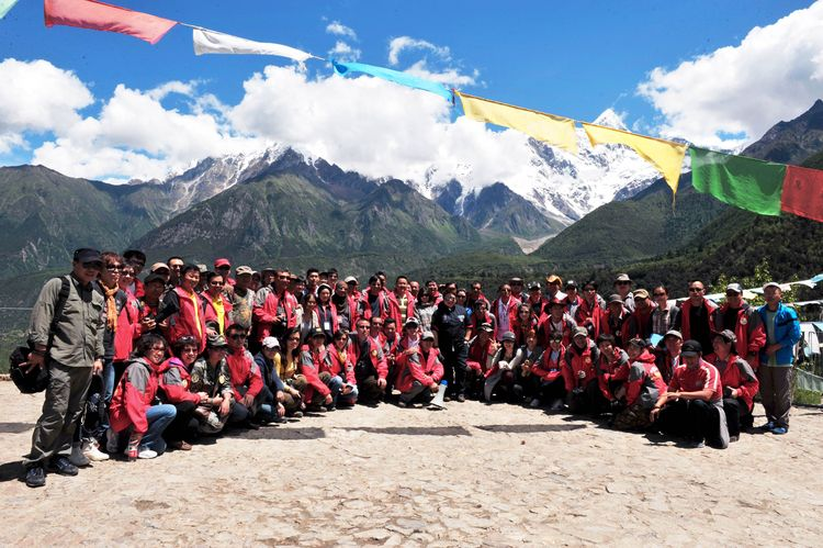 韩红爱心·百人医疗援助系列